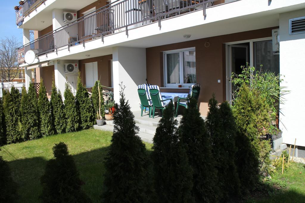 Bamboo Wellness Apartment Siófok Værelse billede