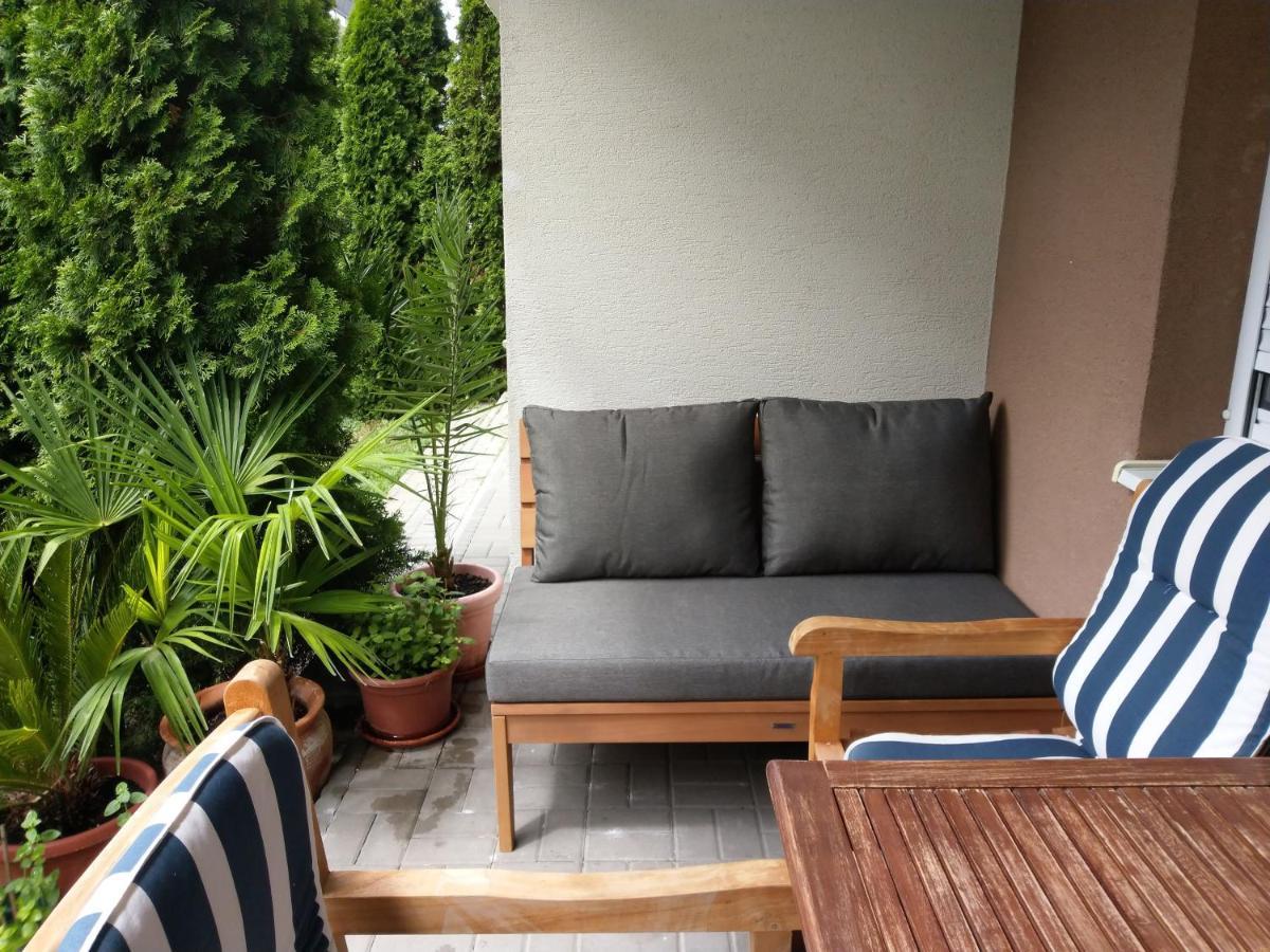 Bamboo Wellness Apartment Siófok Eksteriør billede
