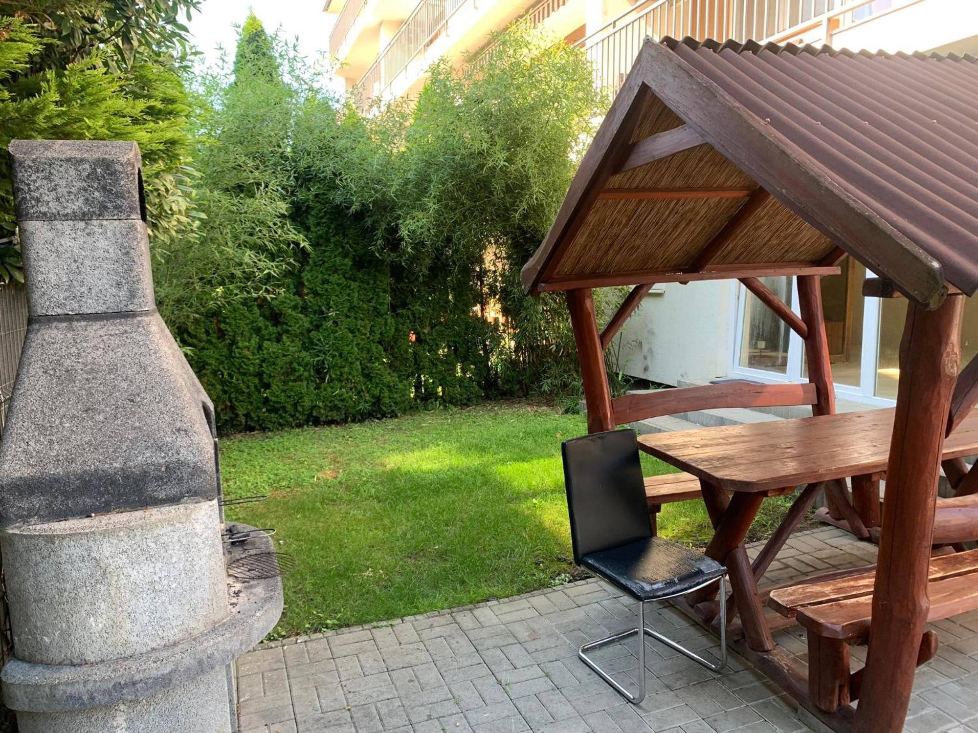 Bamboo Wellness Apartment Siófok Eksteriør billede