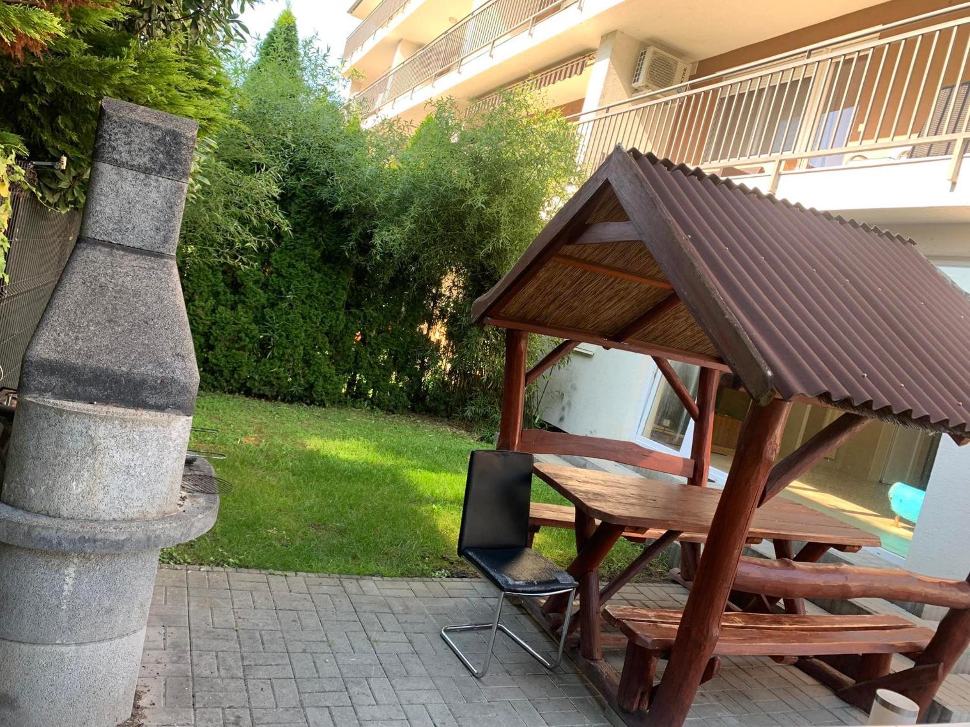 Bamboo Wellness Apartment Siófok Eksteriør billede