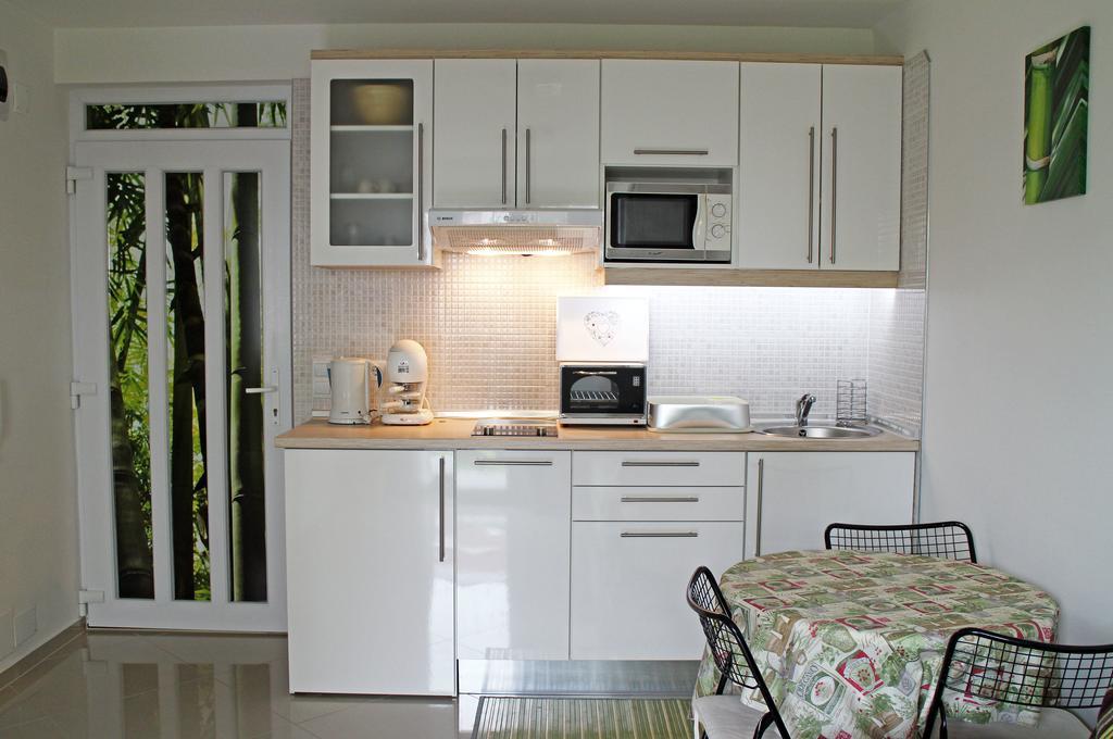 Bamboo Wellness Apartment Siófok Eksteriør billede
