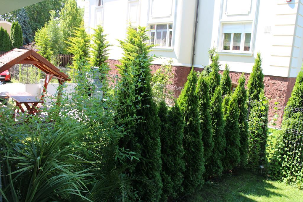 Bamboo Wellness Apartment Siófok Eksteriør billede