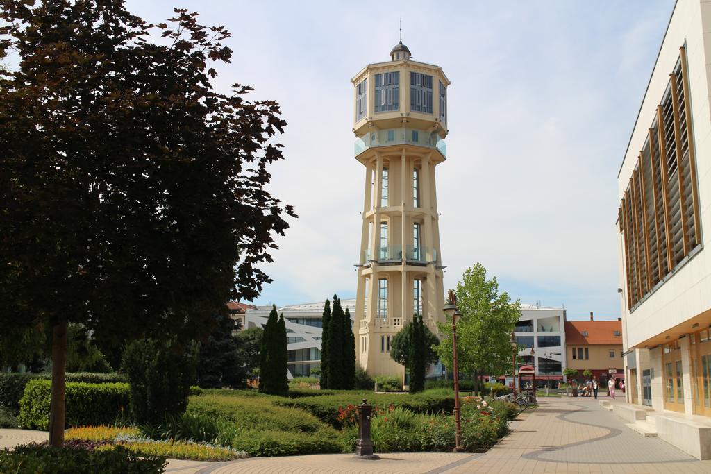 Bamboo Wellness Apartment Siófok Eksteriør billede